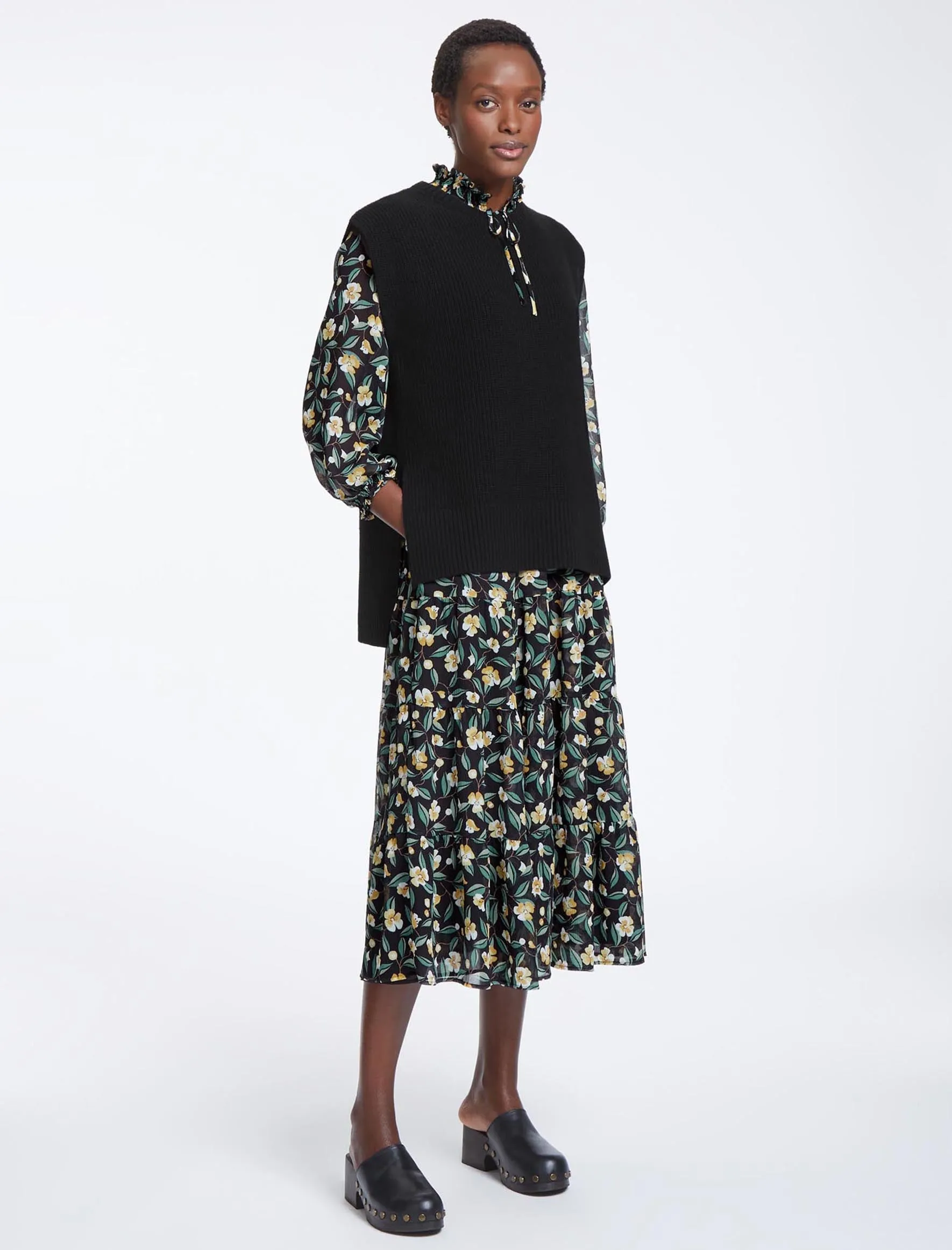 Janice Wool Round Neck Sleeveless Jumper - Black
