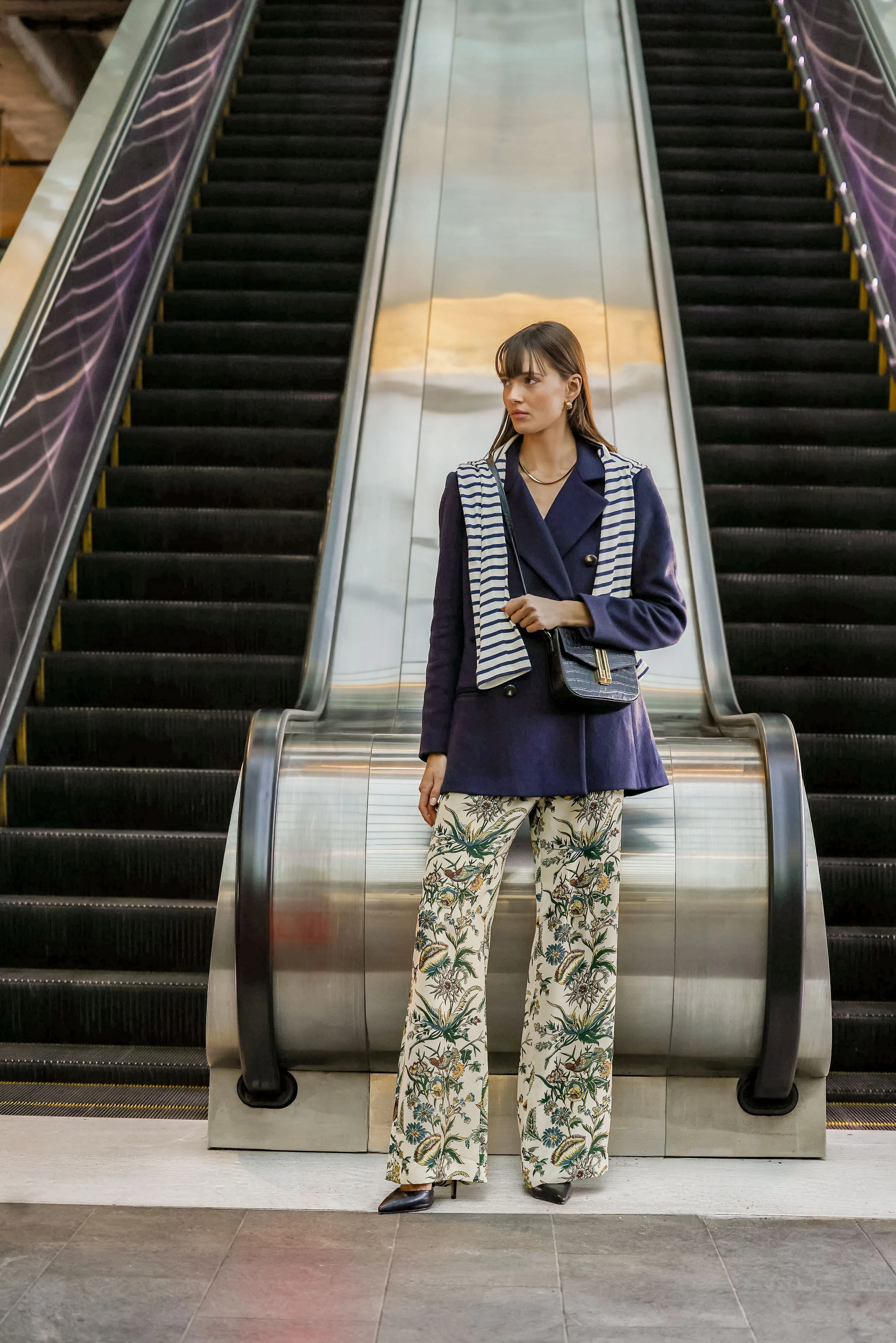 Sharp Floral Erin Pants